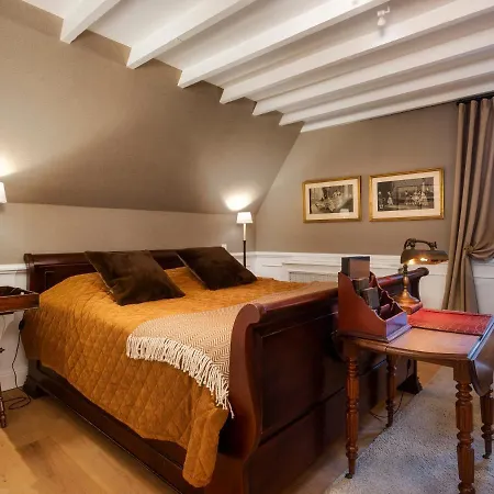 Maison Le Dragon Bed & Breakfast 4*