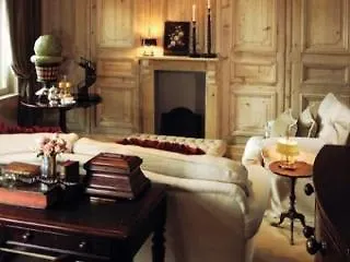 Maison Le Dragon Bed & Breakfast 4*