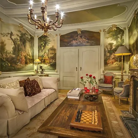 Maison Le Dragon Bed & Breakfast 4*