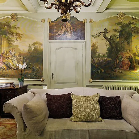 Bed & Breakfast Maison Le Dragon 4*