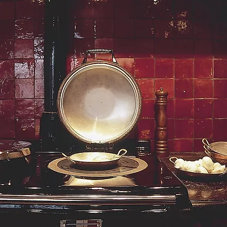 Maison Le Dragon Bed & Breakfast